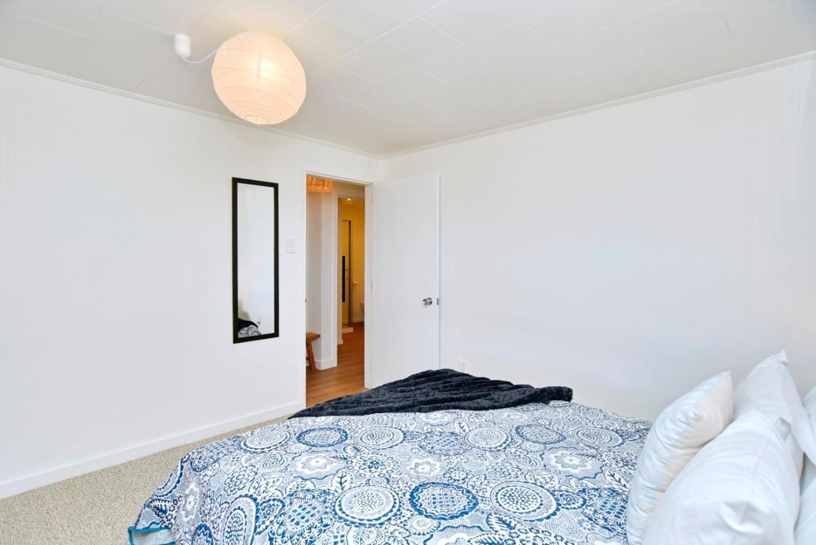 Akaroa Harbour View - Christchurch Holiday Homes Екстер'єр фото