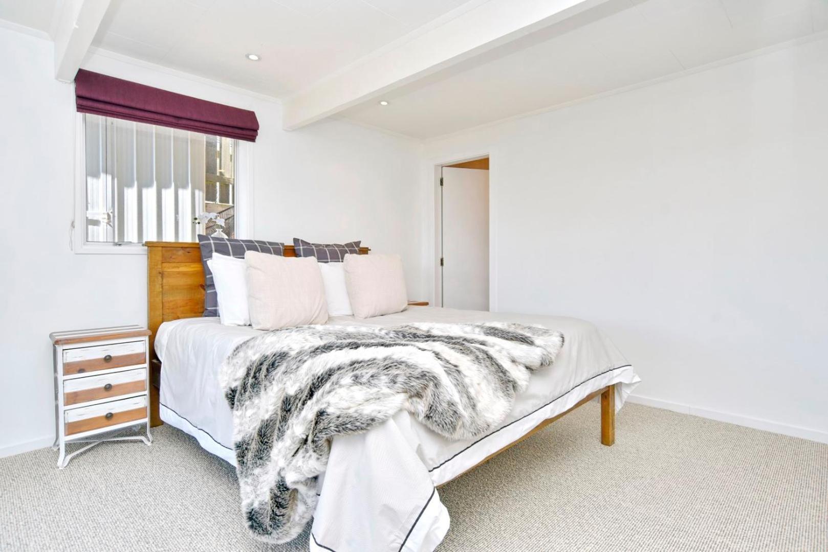 Akaroa Harbour View - Christchurch Holiday Homes Екстер'єр фото